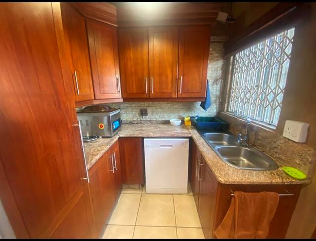 4 BEDROOM HOUSE FOR SALE IN DENNESIG